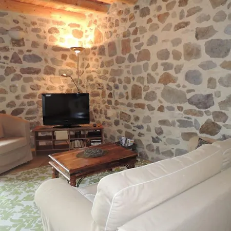 Montaigut-le-blanc, 2 Pieces, 2 Personnes - Fr-1-630-201 * Montaigut-le-Blanc (Puy-de-Dome)
